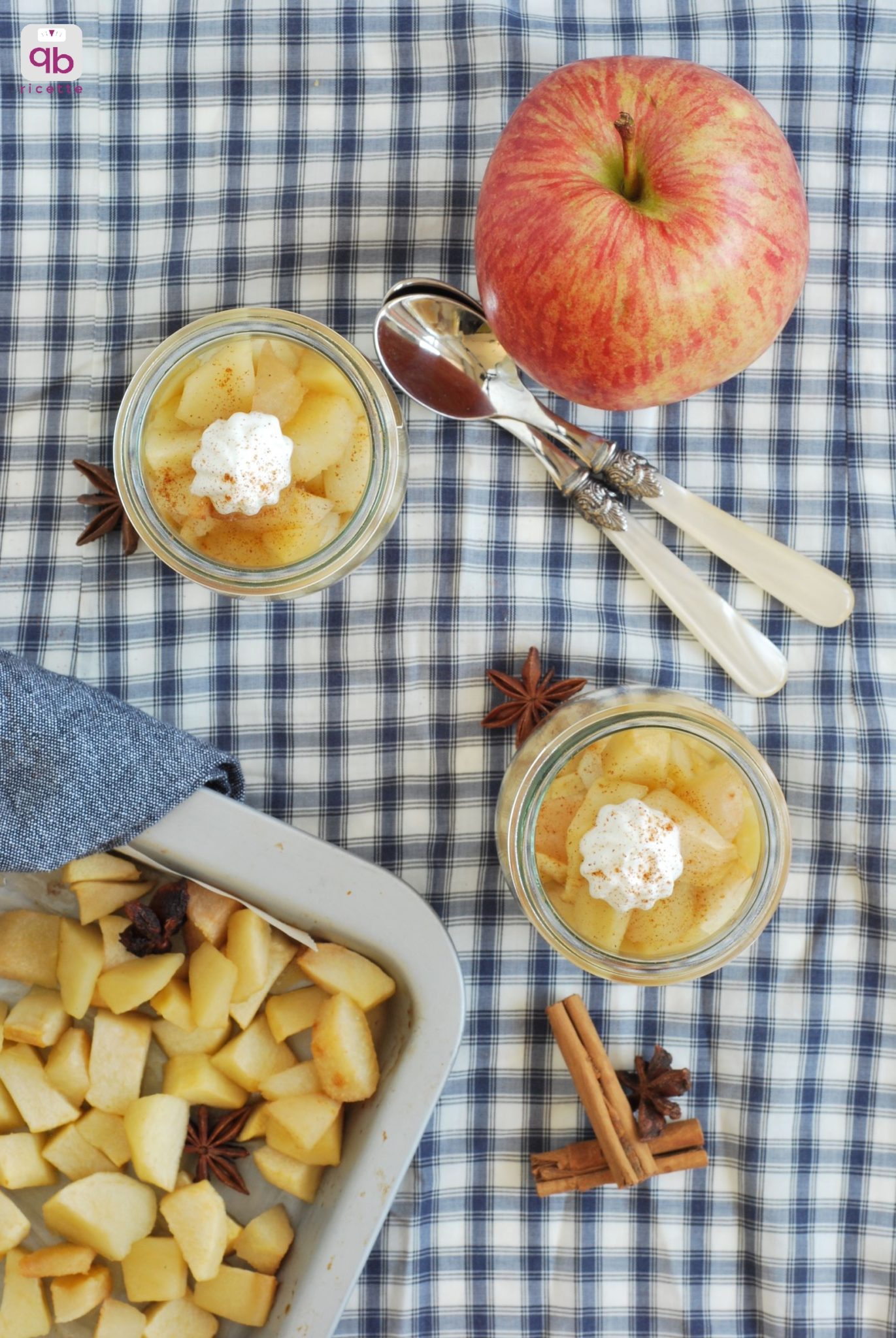 mele e pere cotte con yogurt greco